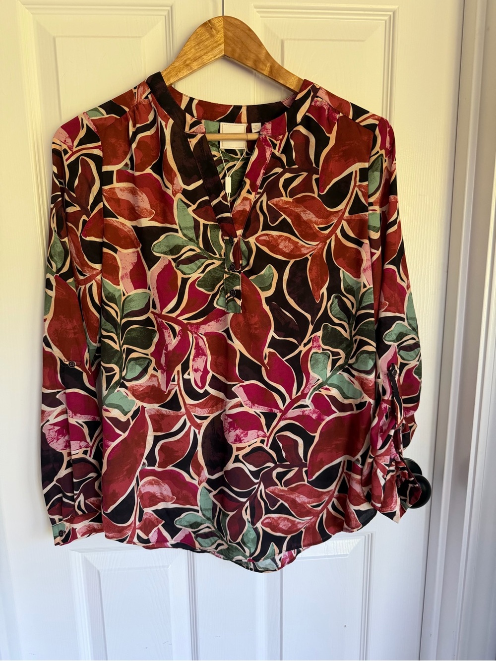 NWT Zac & Rachel Multi-Color Leaf Print V-Neck Blouse